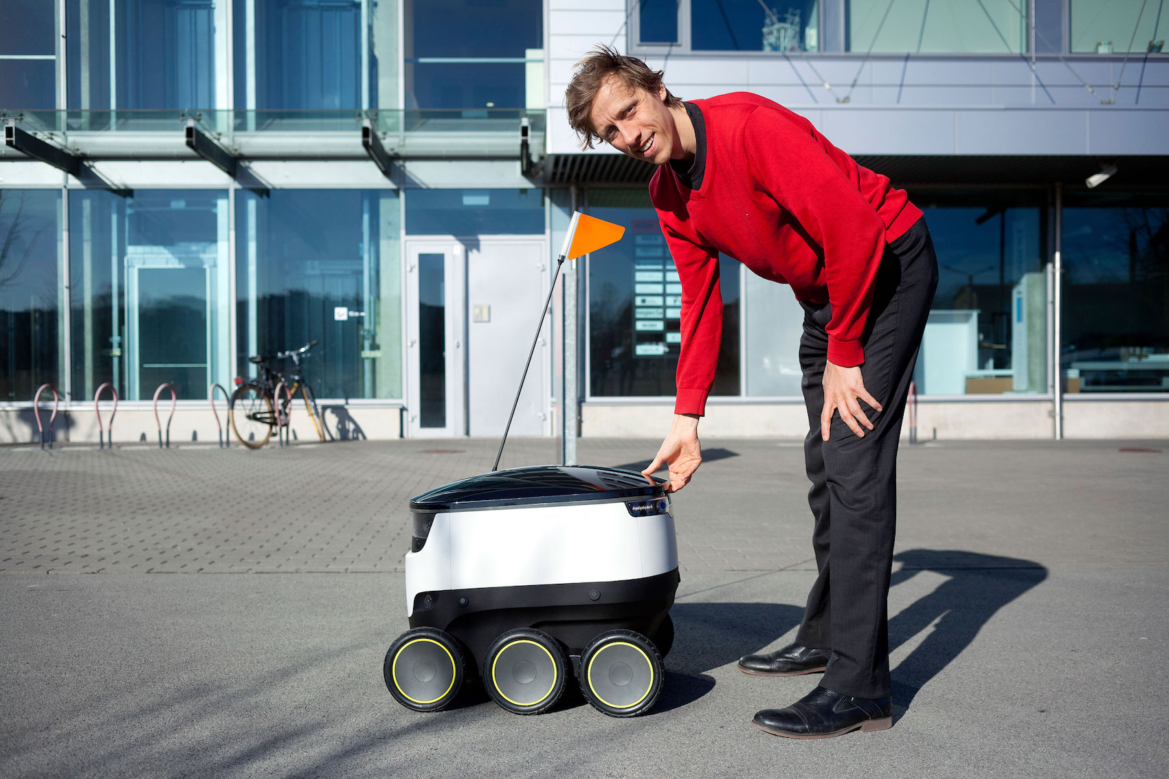 Co-op tests out robot deliveries