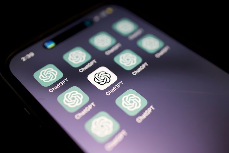 AI assistants like ChatGPT, Claude, Copilot, DeepSeek quickly becoming part of shopping journeys