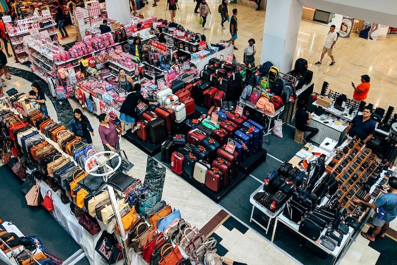 Wholesale and resale: differences, types, and importance