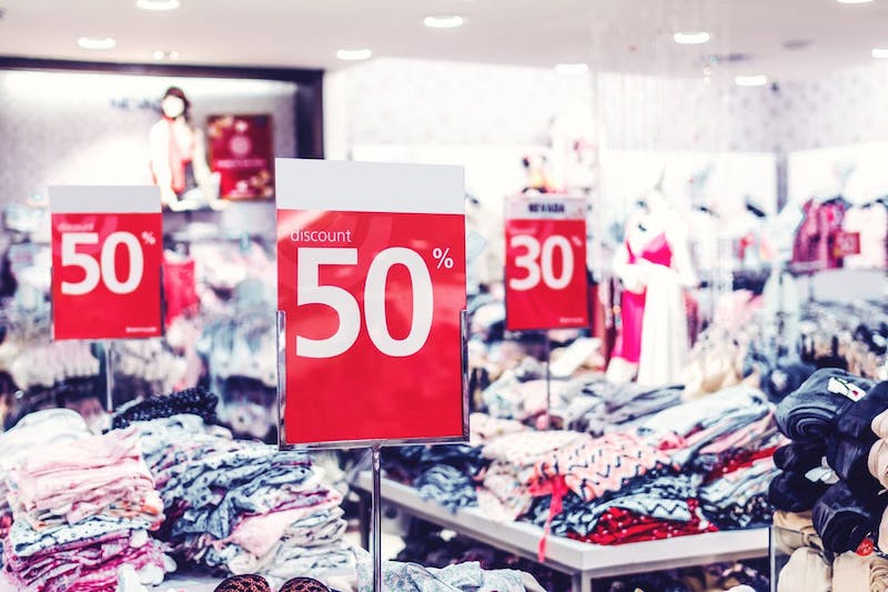 How to retain employees in your retail business