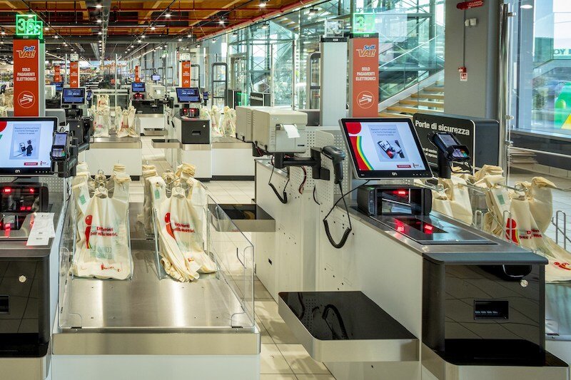 Iper La grande i deploys Diebold Nixdorf tech across store network
