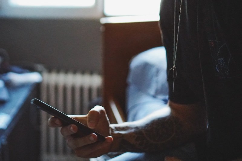 Mobile first: Airship research flags impact of cost-of-living crisis on UK consumer shopping behaviours
