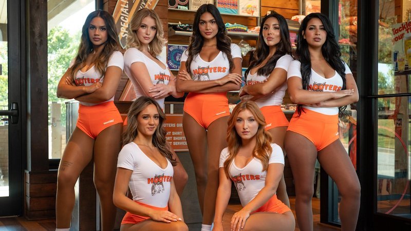 Hooters and Chase Elliott tap DoorDash, Grubhub, Uber Eats for virtual restaurant launch