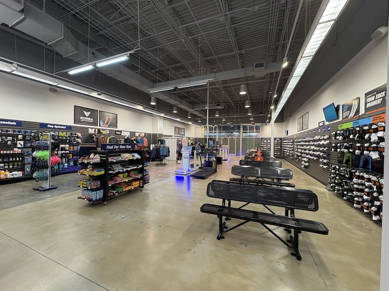Road Runner Sports gears up to deploy mobile first PoS platform from Aptos across stores in the USA