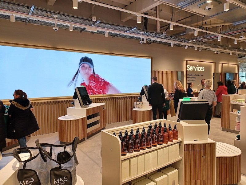Focus on automation and self-service as Marks & Spencer renews and expands services contract with Diebold Nixdorf