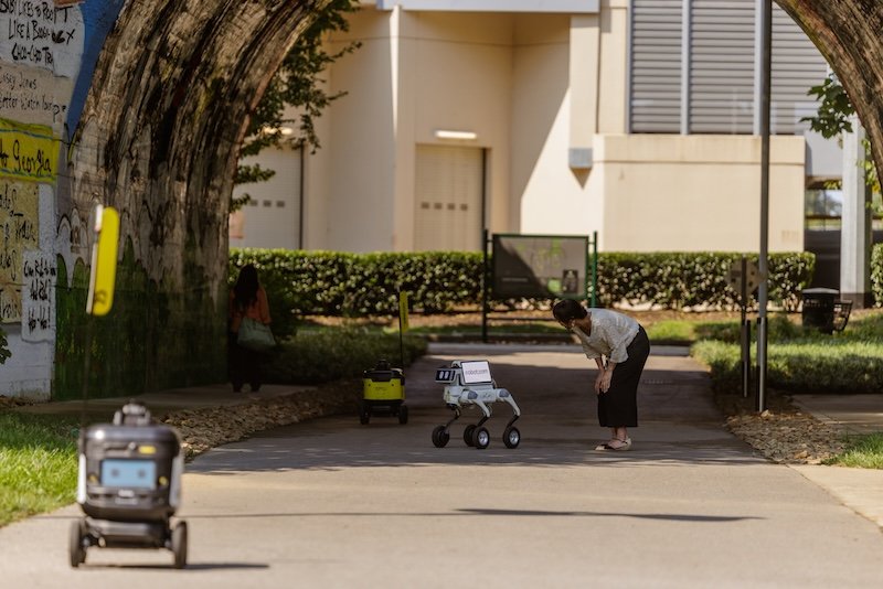 Kiwibot turns into Robot.com as Sodexo, Amazon Web Services and SKIP deploy its technology