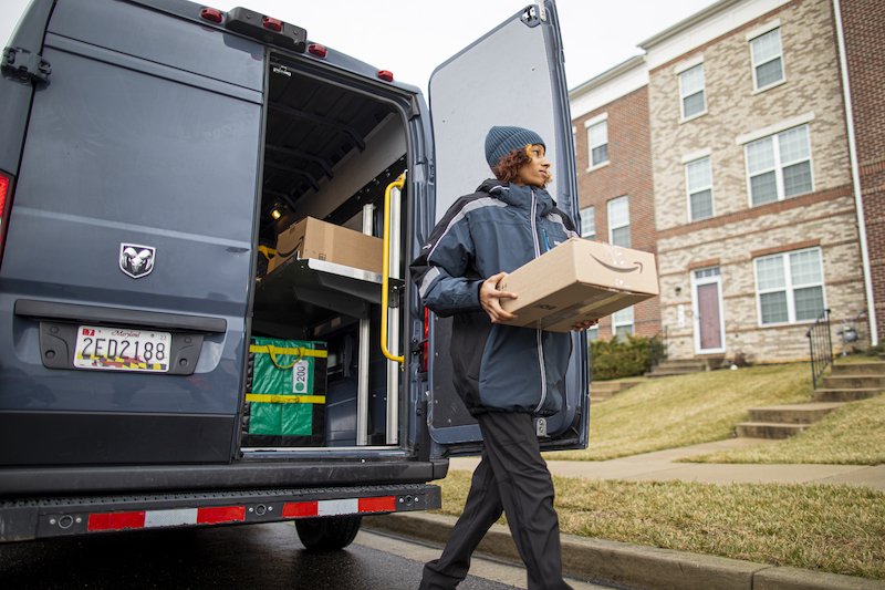 CommerceHub research: consumers expect fast online delivery but many not willing to pay for returns