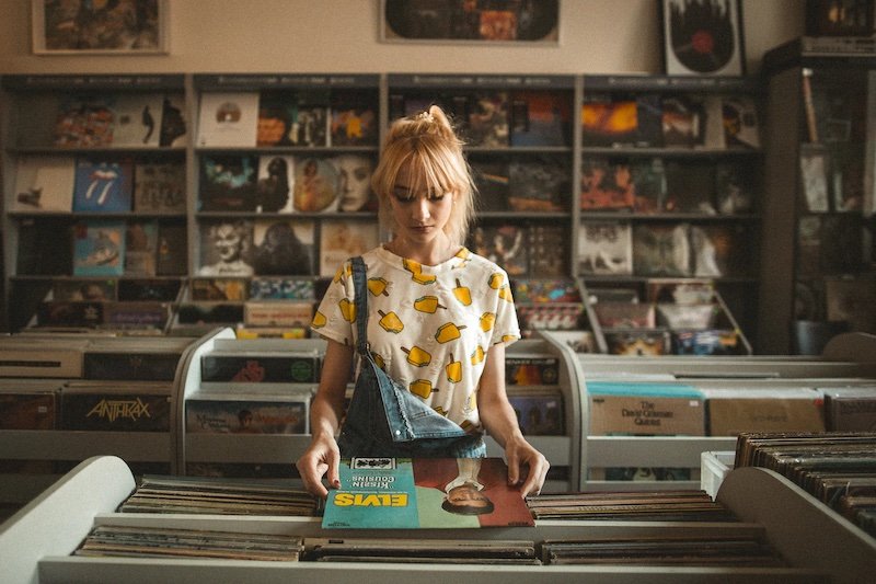 Emarsys research - Brits miss simpler times as they regularly buy vintage