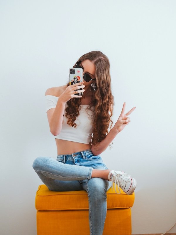 Social media drives 1.7 billion annual visits to UK high streets, American Express research finds
