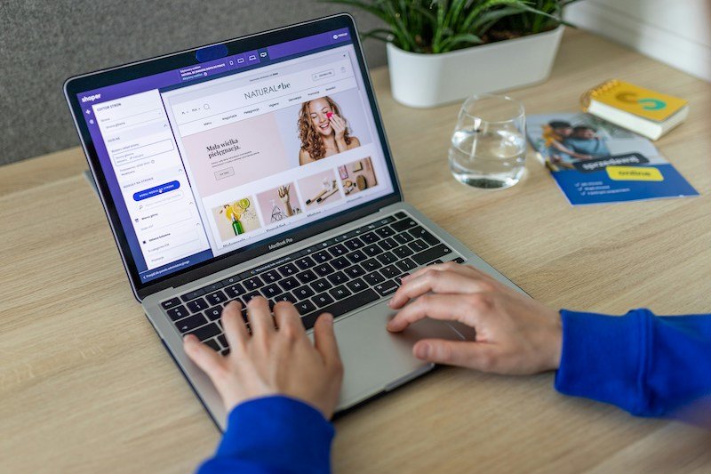 Maximising your retail strategy: the essential role of listing tools in multi-channel e-commerce