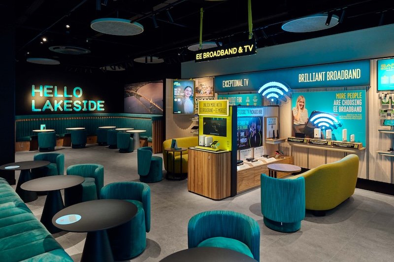Former Lioness Rachel Yankey to cut ribbon at new EE Experience store in Lakeside Shopping Centre