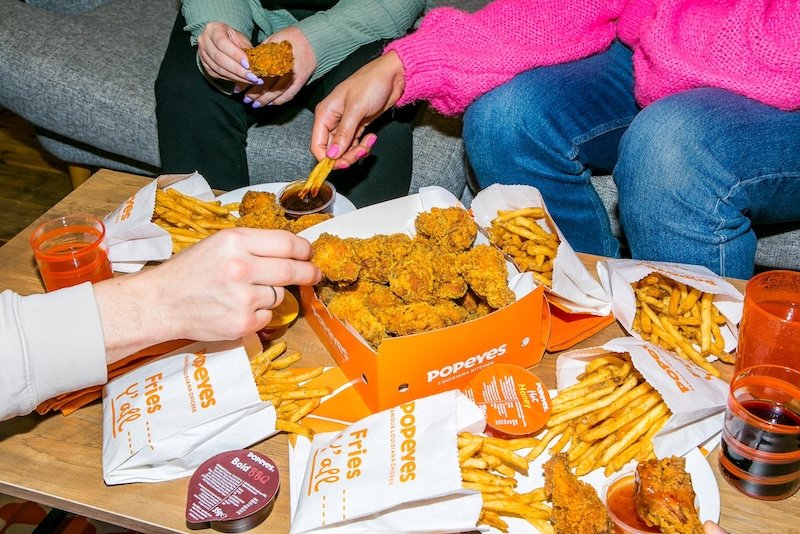 Fast food chain Popeyes UK deploys digital display as it opens first store in Republic of Ireland