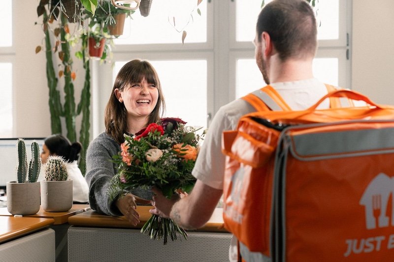 Just Eat enters into Swiss partnership with Fleurop, promising flowers delivery within 45 minutes