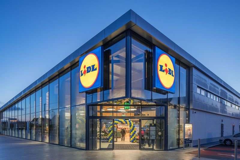 Lidl Ireland deploys hundreds of Re-turn machines in stores and constructs Deposit Return Rooms