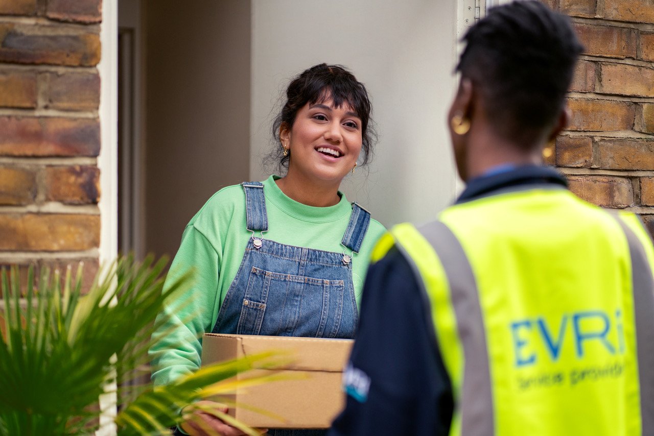 Hermes UK becomes Evri and announces pensions deal for couriers