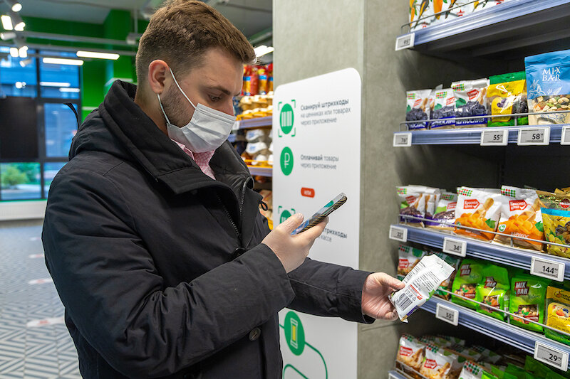 X5 Retail Group targets young folks with cashierless store