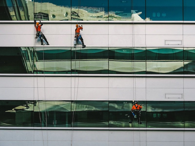How to clean a multi-story retail building
