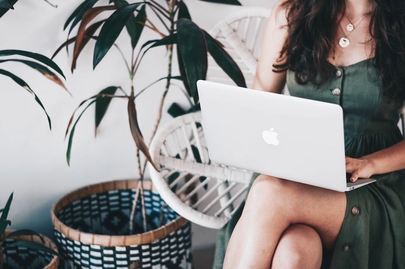 Brits plan on increasing online shopping despite cost of living crisis