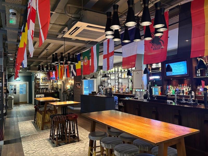 Quadient partners with Punch Pubs to extend parcel deliveries and returns open locker network across UK
