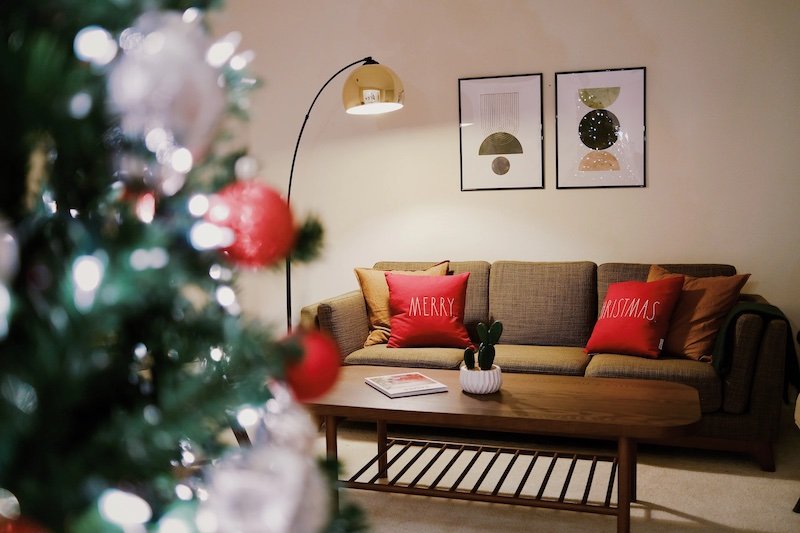 Deal savvy UK consumers give hope to retailers ahead of Christmas after another challenging year