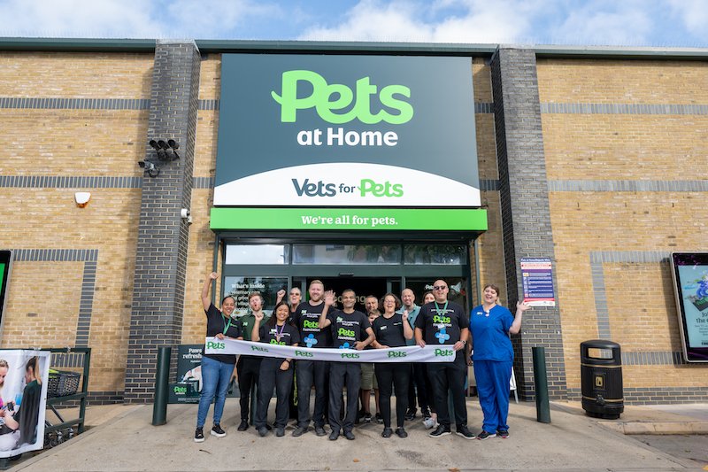 UK retailer Pets at Home rolls out digital and interactive screens at new look Brentford Pet Care Centre