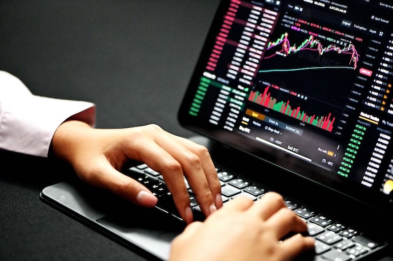 How to choose the right trading strategy