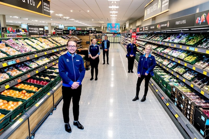 Forwarding thinking retailers prove continued worth of physical retail as laggards cling to outdated models
