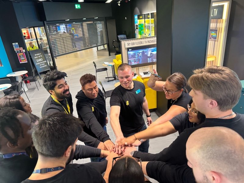 EE set to launch multilingual translation across all interactive screens in its physical stores