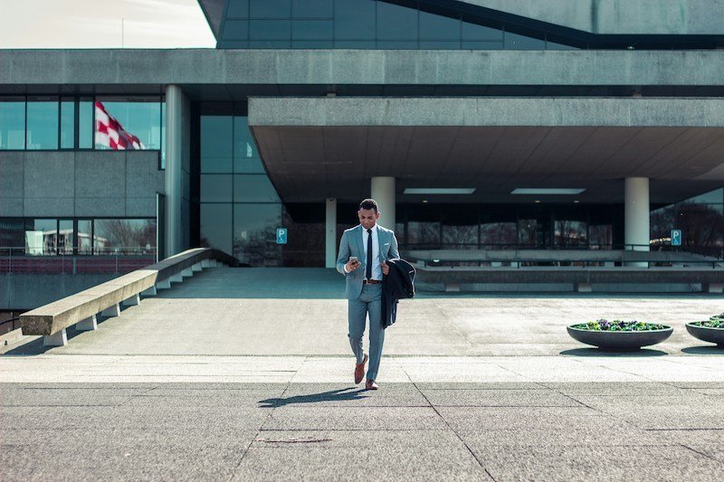 Unlock your entrepreneurial success: essential factors you must consider before buying a business