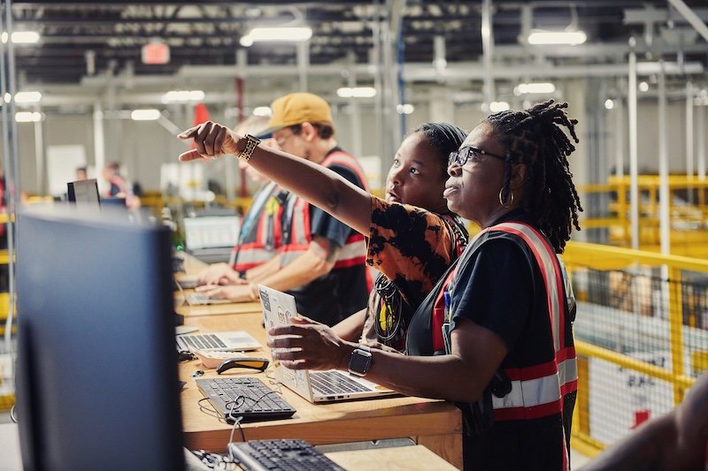 Exploring the impact of warehouse management systems on retail efficiency