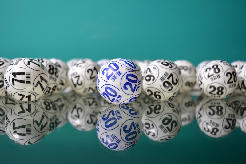 How online slots and bingo keep players entertained for hours