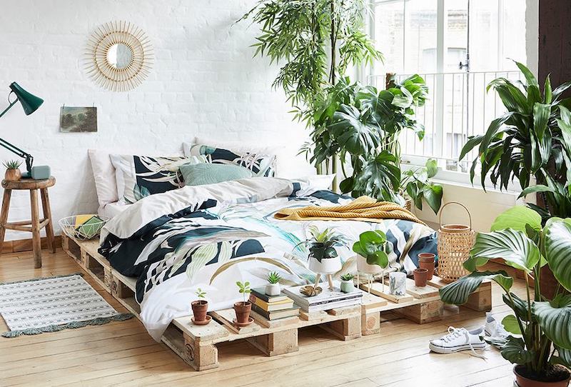 Don't purchase our products online, Primark tells customers
