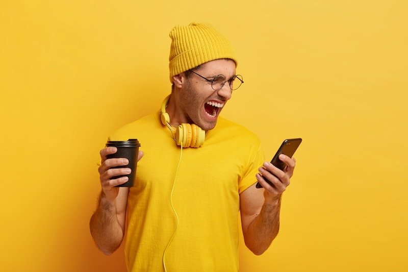 Swiper in simple terms: How the 'swipe' interface is changing the gaming and betting experience