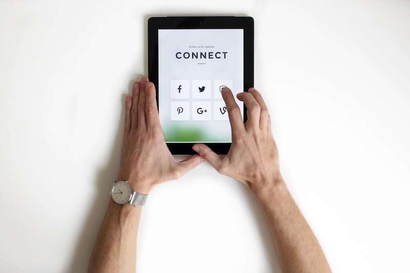 Five social media hacks to promote your e-commerce business