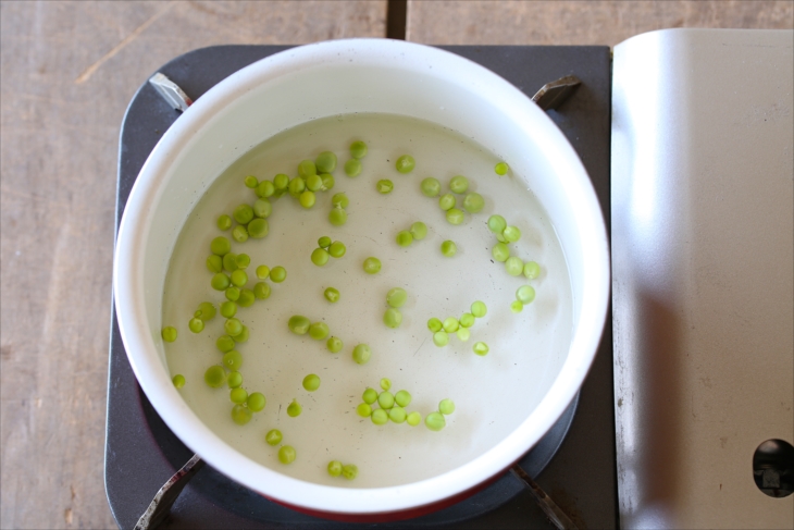 「さやごと」が美味しさの秘密！旬のえんどう豆で作る土鍋豆ごはん