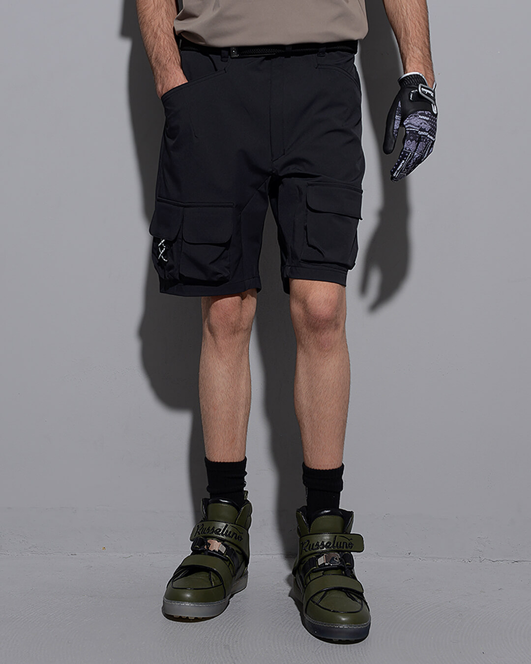 Russeluno Online Store / CARGO SHORTS (SOLID)