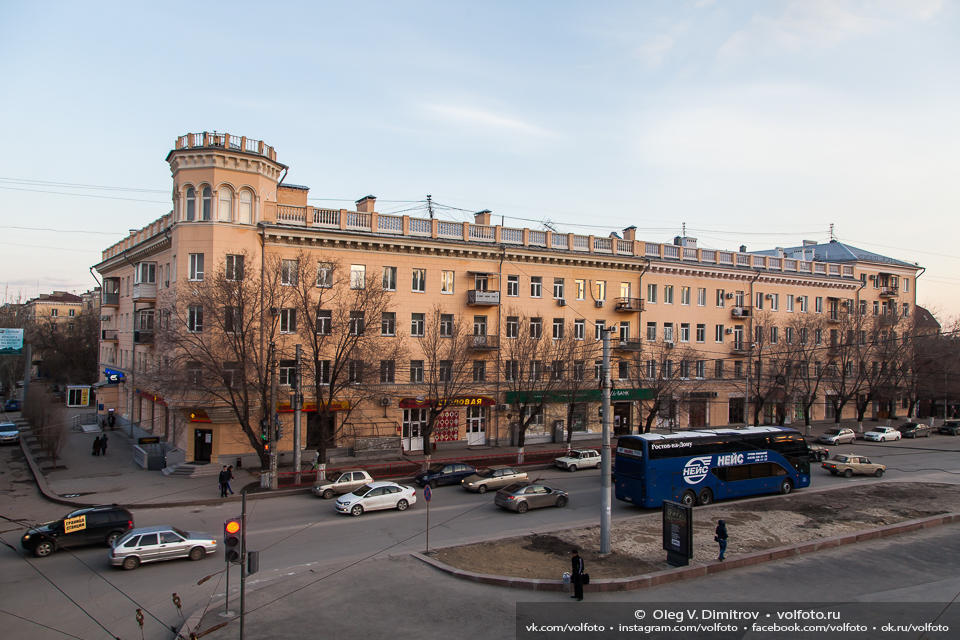 Волгоград улицы дома. Коммунистическая улица Волгоград. Коммунистическая 16 Волгоград. Волгоград улица Коммунистическая 16. Волгоград Привокзальная площадь ул Коммунистическая 16 а.