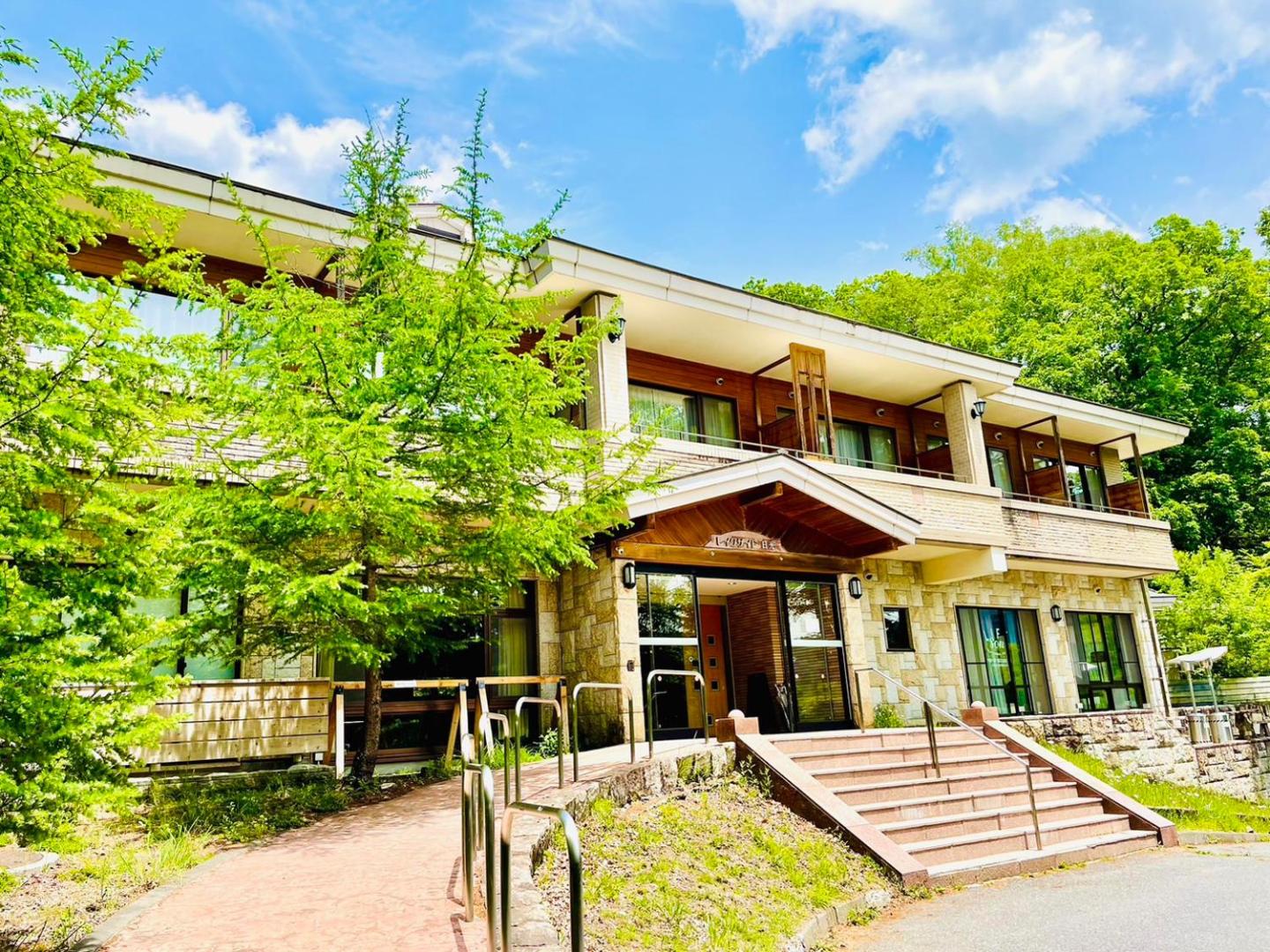 Lake Side Nikko Hotel thumbnail 2