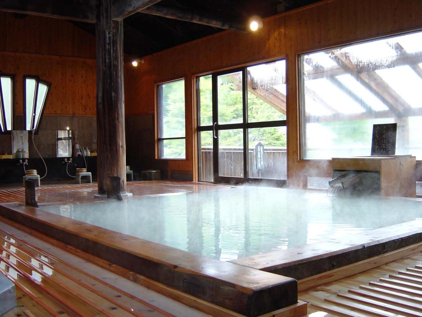 Manza Onsen Nisshinkan - Image 1