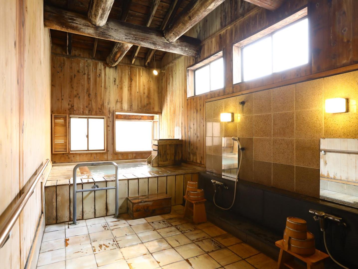 Manza Onsen Nisshinkan thumbnail 3