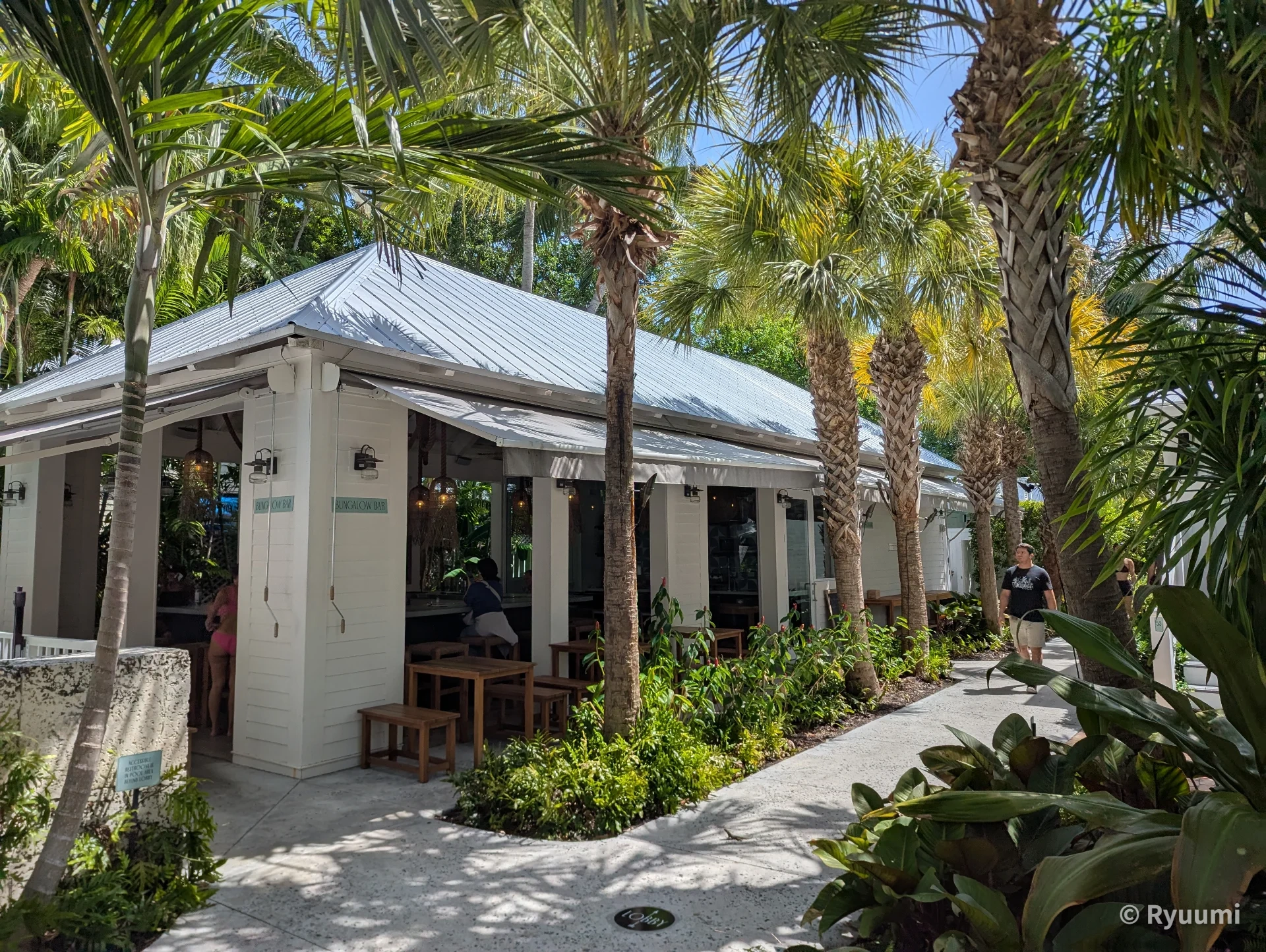 Accommodation Review 1: Chelsea House Hotel (Winslow's Bungalows) Main
