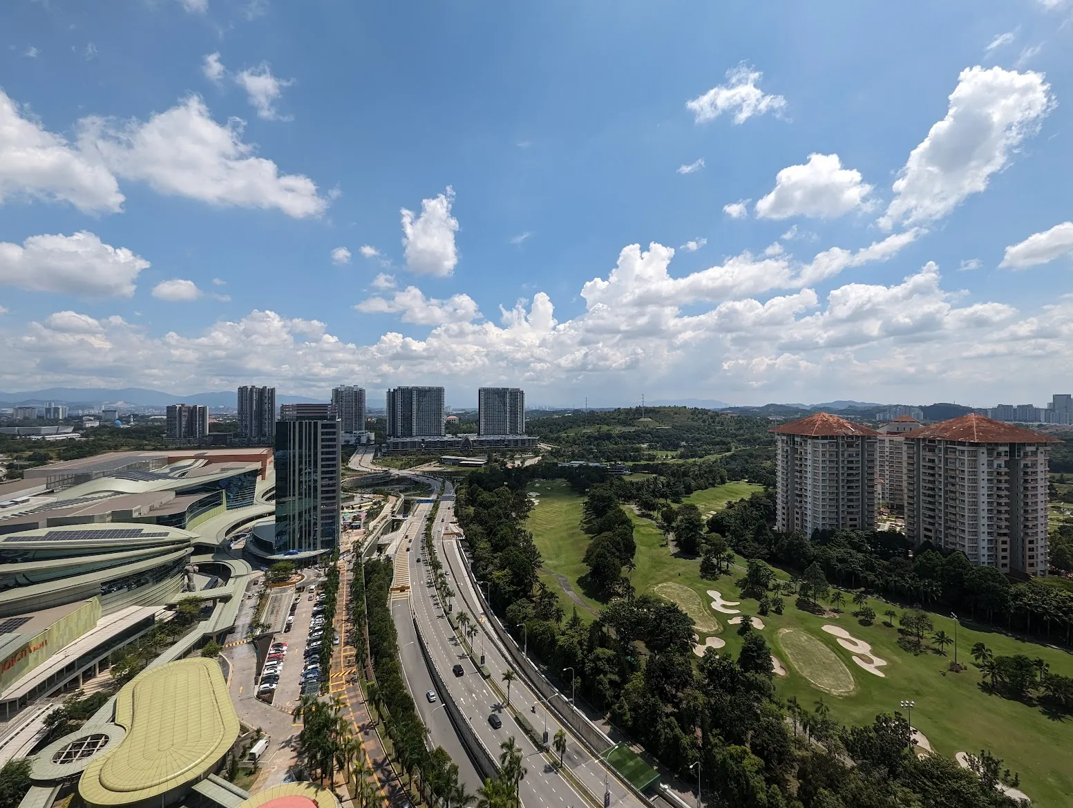 Escape the Hustle of KL: <br class='hidden md:inline'/>A Sanctuary of Serenity & Speed.