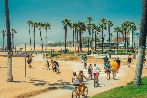 Venice Beach is one of the Top Most TikTok-able Places in California!
Known for its eclectic spirit, it is a TikTok haven. From street performers and muscle beach workouts to the stunning skate park and colorful murals, this locale is perfect for vibrant, energetic videos that capture the essence of California’s beach culture.