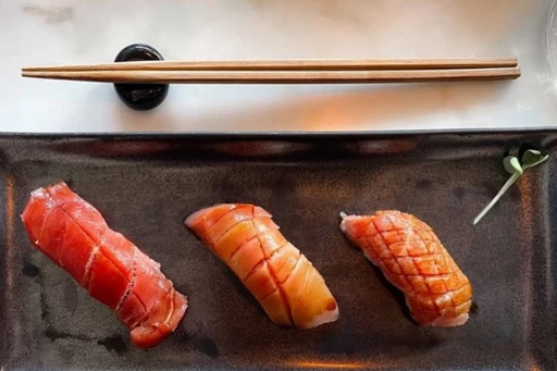 🍣 🥢 Sushi Note is a wonderful upscale omakase experience, complete with wine pairings curated by their Sommeliers and an intimate vibe!
The fish is always exceptionally fresh, expertly seasoned and crafted with so much attention to detail. And the best part? The WINE. Sushi Note has the best selection of wine of any sushi restaurant in LA and they offer incredible pairings with an on site sommelier.