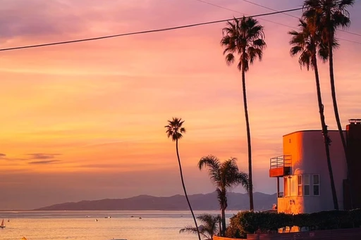 🌅🌴 Sunset Life 🌴🌅
There's nothing quite like the magic of a sunset, especially when you're living the sunset life! Whether you're by the beach, on a rooftop, or in your favorite city park, those golden hour vibes are unbeatable.
Capture the beauty, feel the serenity, and enjoy the moment as the sky transforms into a masterpiece. 🌇✨