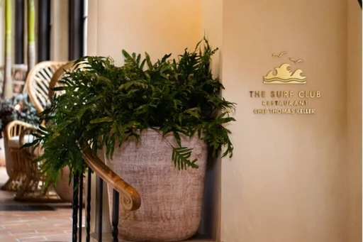 Spend the evening in The Surf Club Restaurant Miami!
Dinner with a view. Join us for a relaxing.
With a nod to the lively atmosphere of iconic hotspots from the '50s and '60s, this restaurant is all about having a good time. Come and join in on the fun!