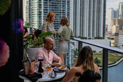 Rosa Sky Cocktail Bar - High above the city in the heart of Downtown Miami!
The view that keeps on giving 💗
Rosa Sky was nominated in "Best of Miami" poll for “Best Cocktails”, "Best Happy Hour", and "Best Rooftop Dining". Check it out!