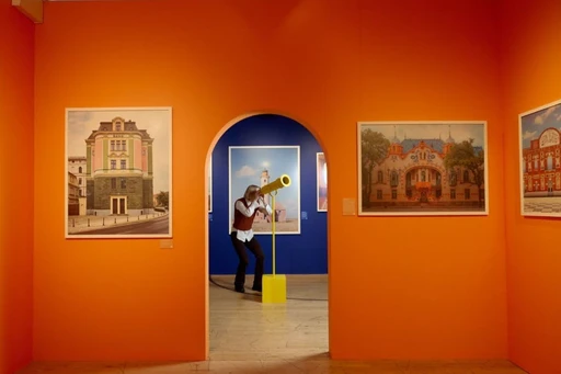 ‘Accidentally Wes Anderson: The Exhibition’ Celebrates The Filmmaker’s Distinctive Style!
Feel like you’ve stepped inside Fantastic Mr. Fox, The Grand Budapest Hotel, or Moonrise Kingdom as you explore Accidentally Wes Anderson: The Exhibition, the upcoming experience that might as well be a set for the filmmaker’s next movie. Featuring stunning travel photography in the style of Wes Anderson, this charming exhibit which will open in mid-April at the Santa Monica Art Museum (1219 3rd Street Promenade).