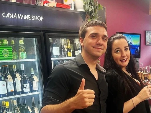 Caná Wine Shop just opened a new location on Coral Way and we are psyched about it!
Shop for new and exciting wines from around the globe 🌎 but that’s not all, drop in for happy hour from 4-6pm, Mon-Fri, at Undisclosed, a speakeasy hidden inside this gorgeous wine shop. And on Thursdays, enjoy wine tasting from 5-9pm 🍷.