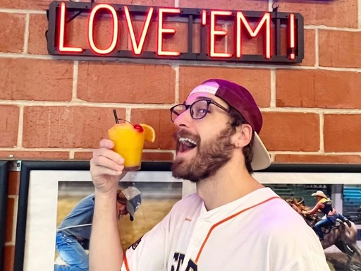 One of the best burgers in Dallas-Fort Worth can be found at Rodeo Goat.
They’ve got a variety of options to suit any taste buds! We love to sit on the patio as they have beautiful fish tanks and a great outdoor area. Parents will also appreciate the weekday happy hour!